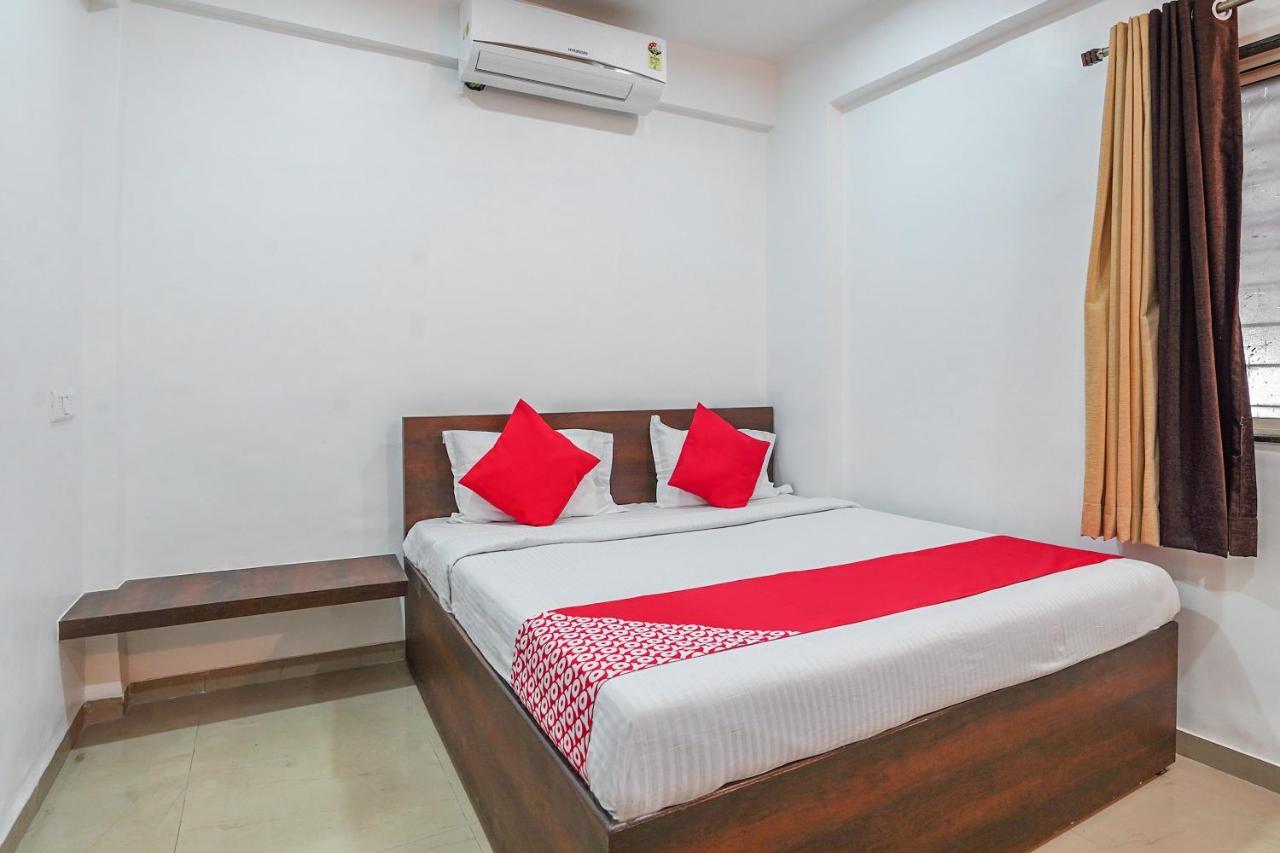 Oyo Flagship 70264 Hotel Vrindavan Mangvadi エクステリア 写真